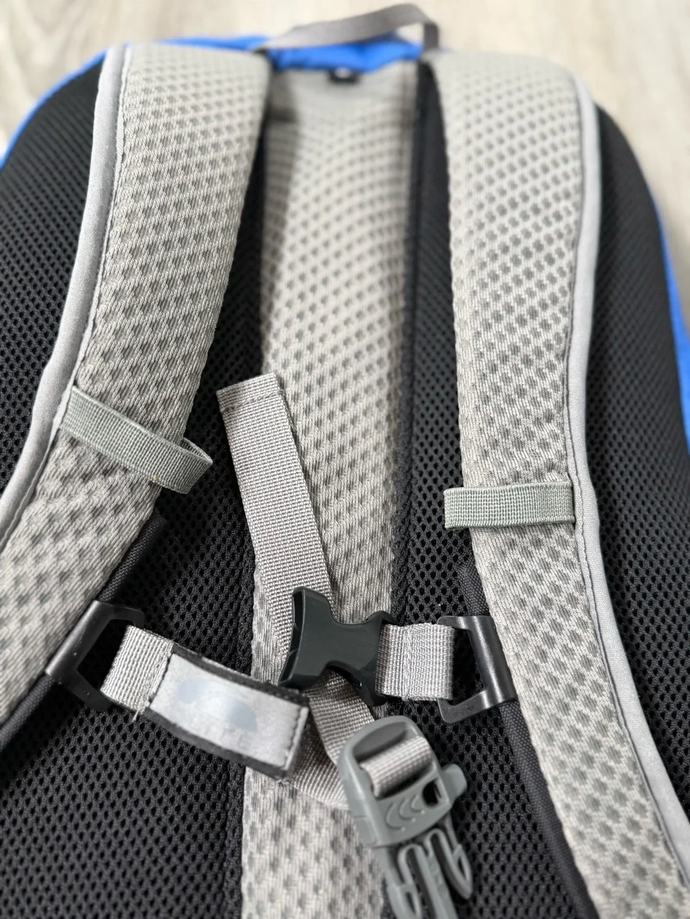GoLite VO24 Backpack Ultralight Sm Nylon Hiking Outdoors Camping Daypack Trail